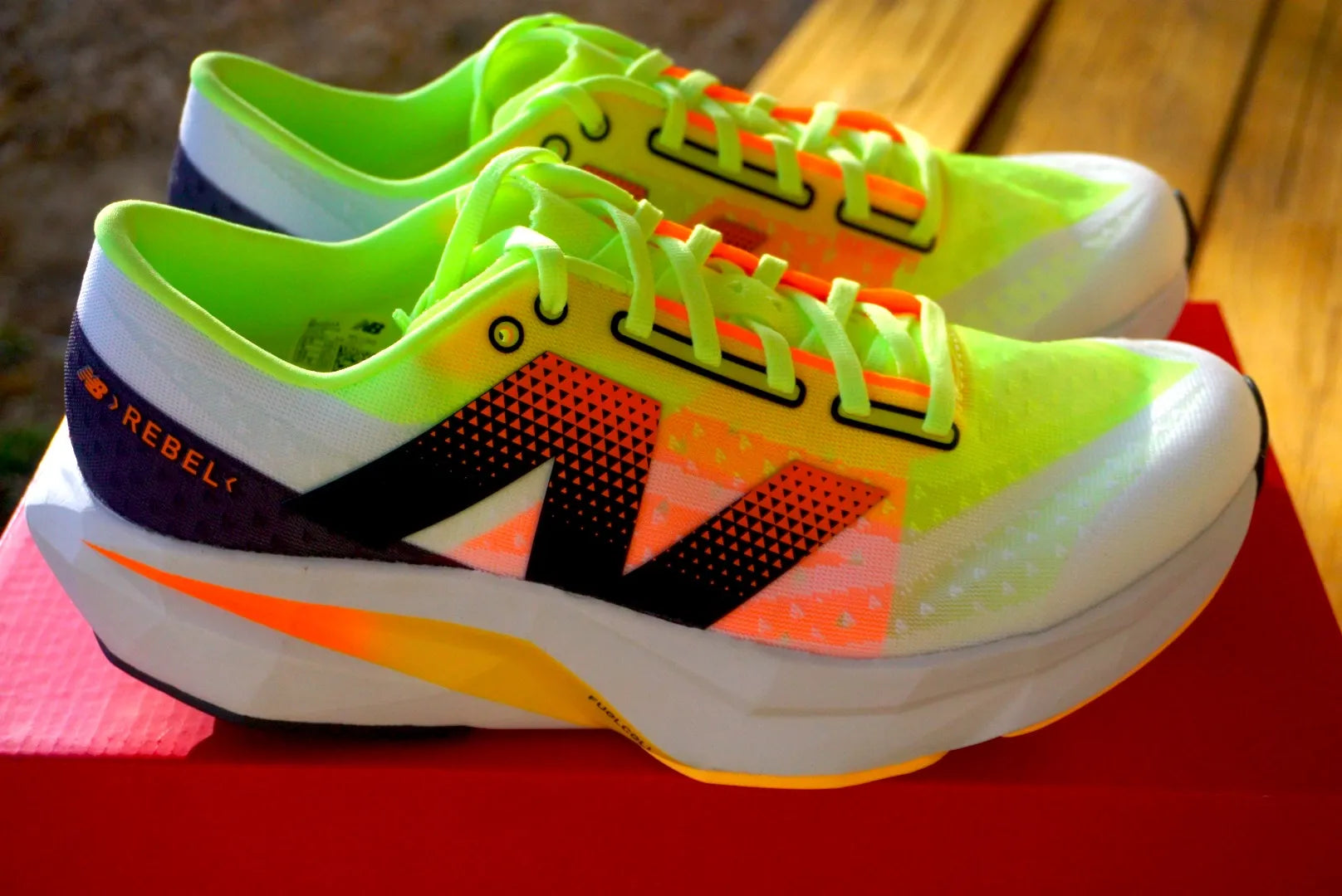 New Balance FuelCell Rebel V4 - Linha Premium