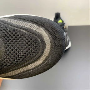 Adidas Ultraboost Light - Linha Premium