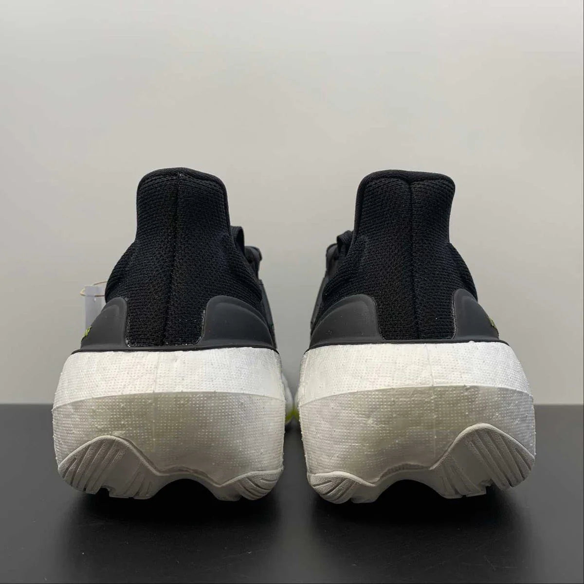 Adidas Ultraboost Light - Linha Premium