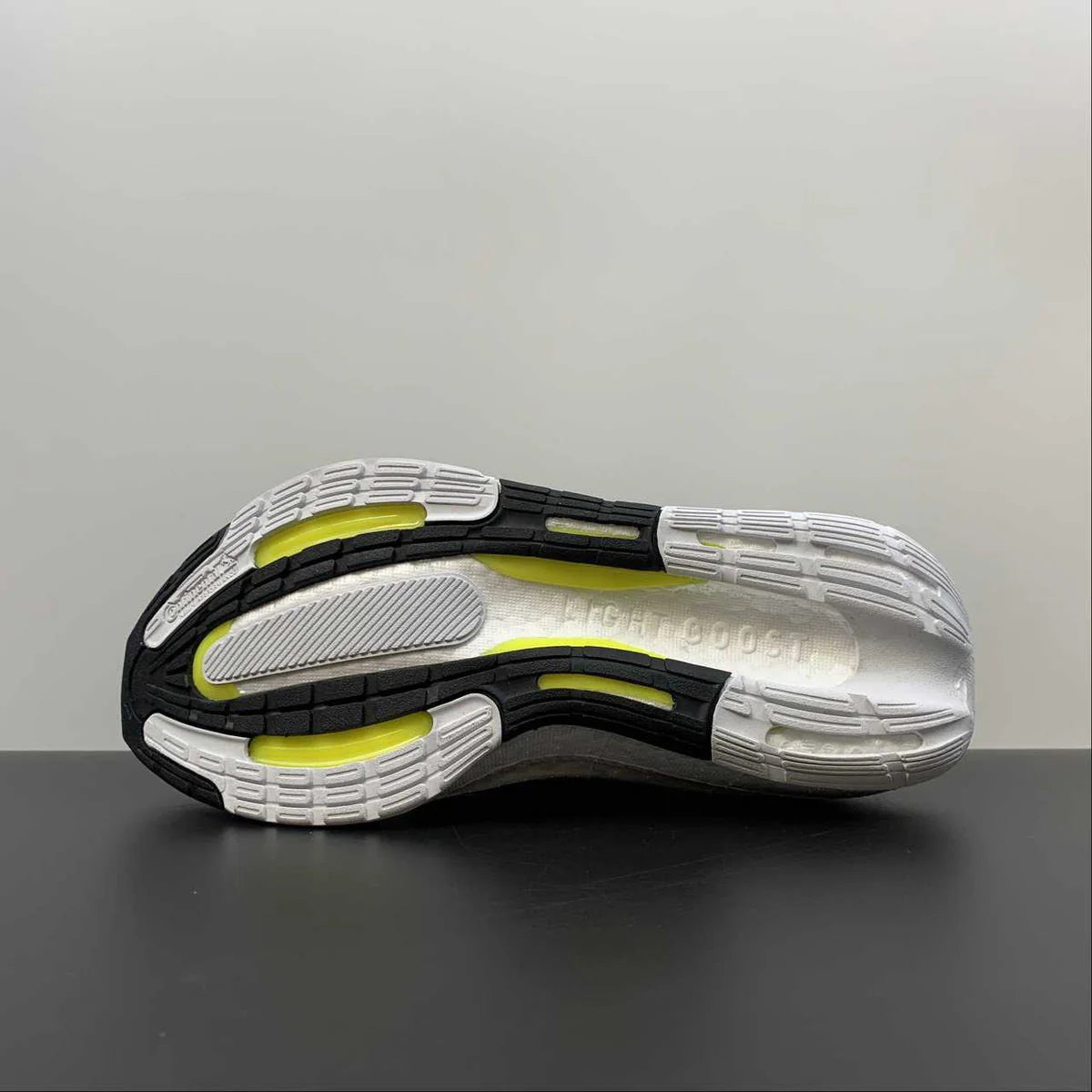 Adidas Ultraboost Light - Linha Premium